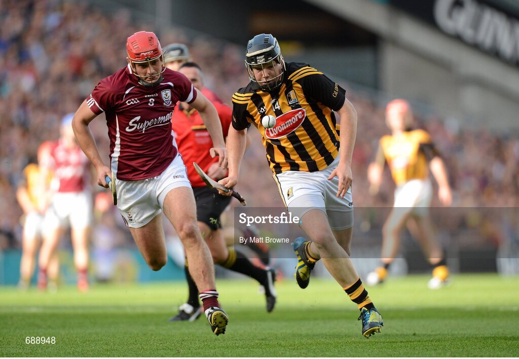 30 September 2012; Walter Walsh, Kilkenny, in action against Iarla Tannian, Galway. GAA Hurling All-Ireland Senior Championship Final Replay, Kilkenny v Galway, Croke Park, Dublin. Picture credit: Matt Browne / SPORTSFILE