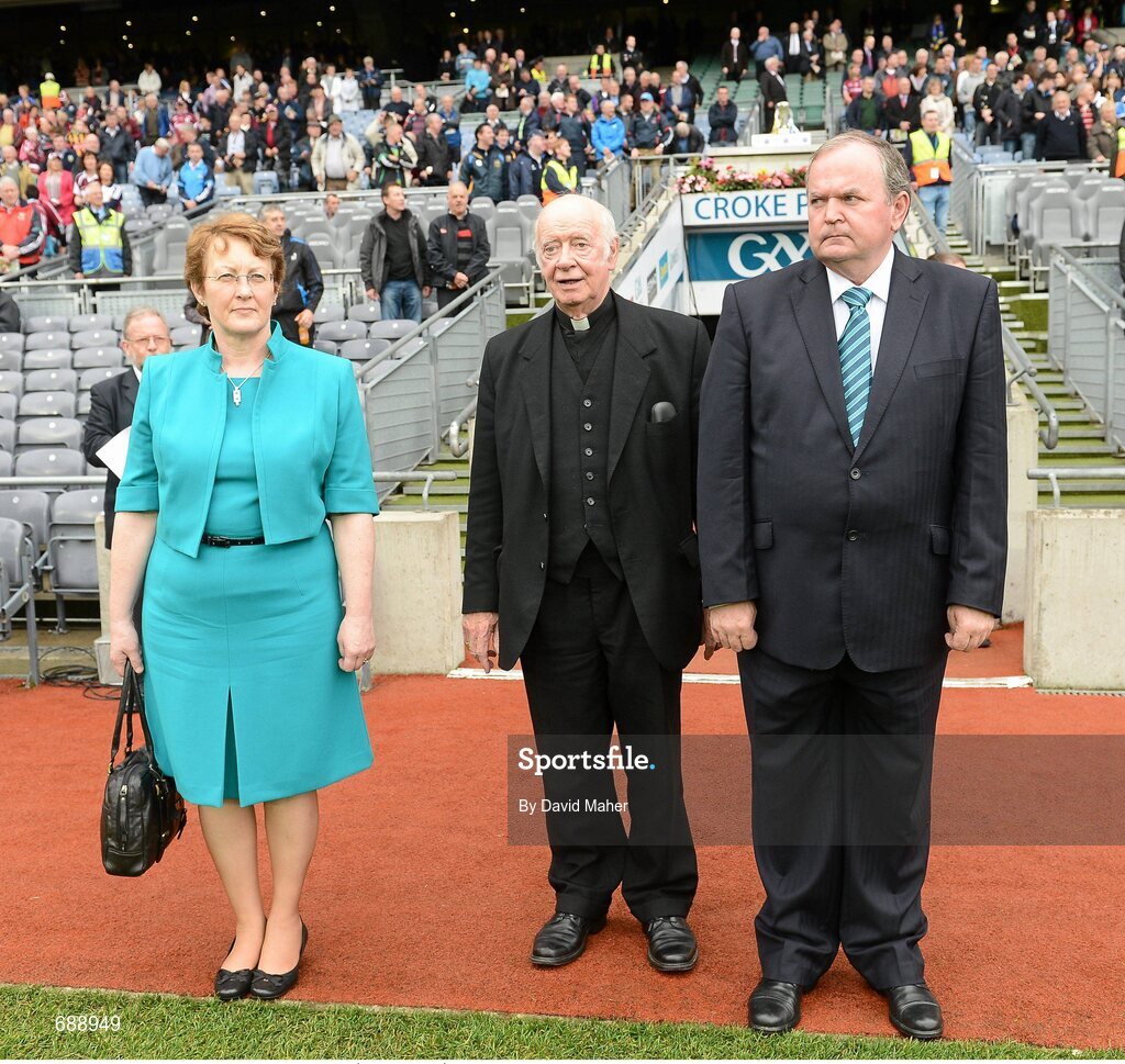 30 September 2012; Uachtarán Chumann Lúthchleas Gael Liam Ó Néill, and his wife Áine, with Archbishop of Cashel & Emly, Dermot Clifford. GAA Hurling All-Ireland Senior Championship Final Replay, Kilkenny v Galway, Croke Park, Dublin. Picture credit: David Maher / SPORTSFILE