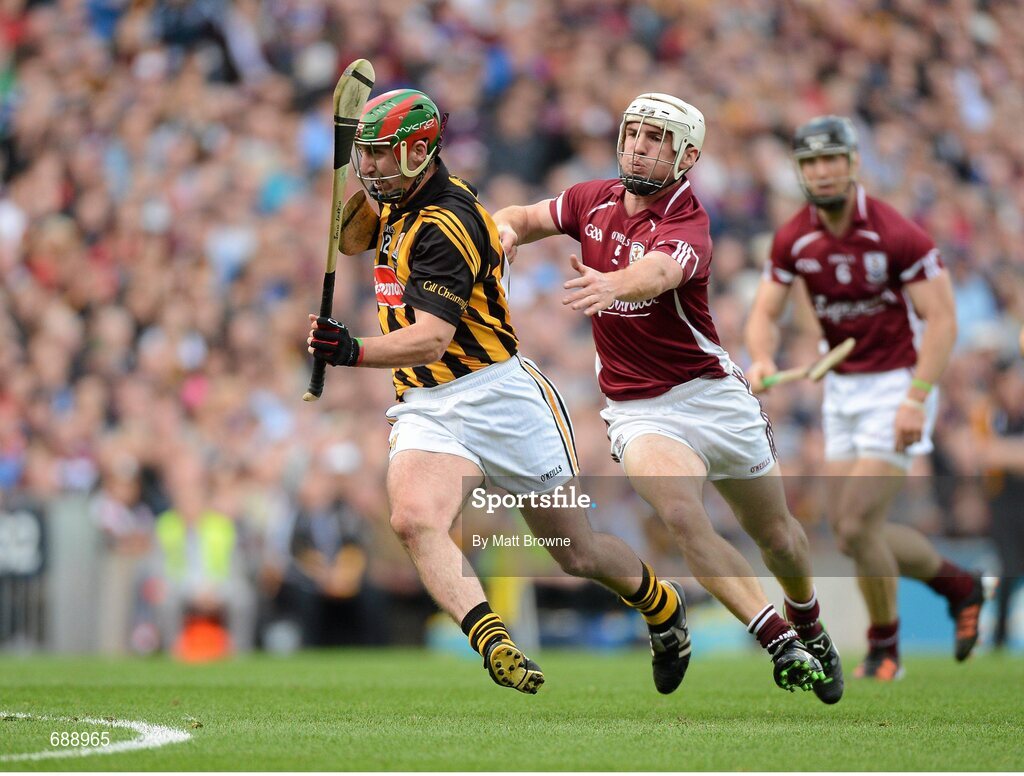 30 September 2012; Eoin Larkin, Kilkenny, is tackled by Niall Donoghue, Galway. GAA Hurling All-Ireland Senior Championship Final Replay, Kilkenny v Galway, Croke Park, Dublin. Picture credit: Matt Browne / SPORTSFILE