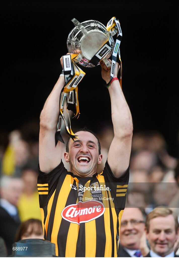 30 September 2012; Kilkenny captain Eoin Larkin lifts the Liam MacCarthy Cup. GAA Hurling All-Ireland Senior Championship Final Replay, Kilkenny v Galway, Croke Park, Dublin. Picture credit: Stephen McCarthy / SPORTSFILE