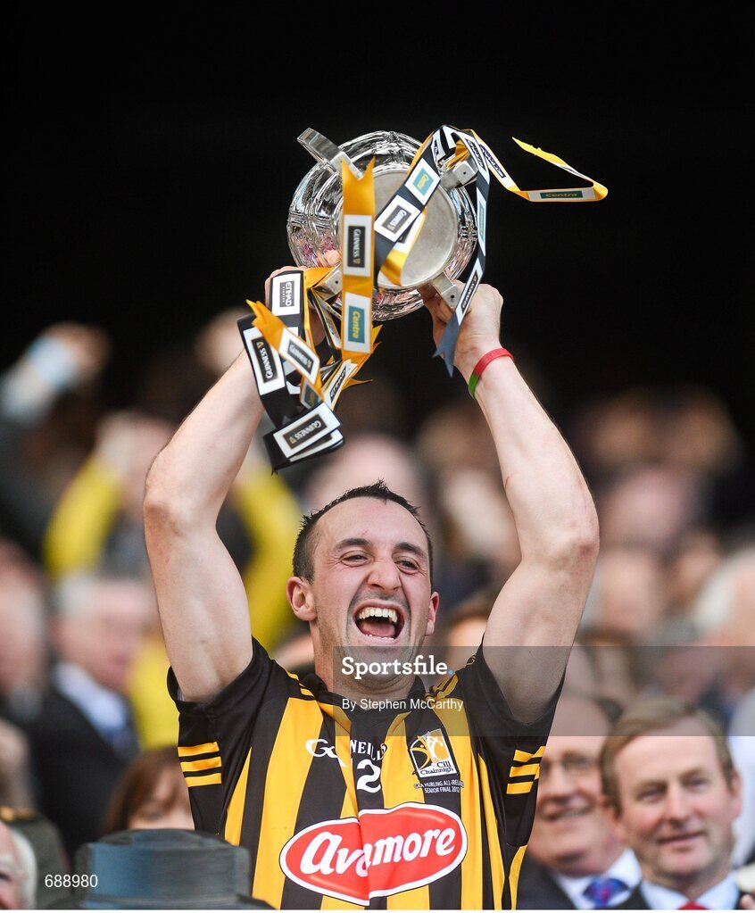30 September 2012; Kilkenny captain Eoin Larkin lifts the Liam MacCarthy Cup. GAA Hurling All-Ireland Senior Championship Final Replay, Kilkenny v Galway, Croke Park, Dublin. Picture credit: Stephen McCarthy / SPORTSFILE
