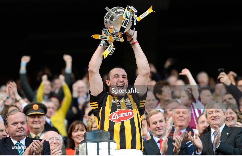 30 September 2012; Kilkenny captain Eoin Larkin lifts the Liam MacCarthy cup. GAA Hurling All-Ireland Senior Championship Final Replay, Kilkenny v Galway, Croke Park, Dublin. Photo by Sportsfile