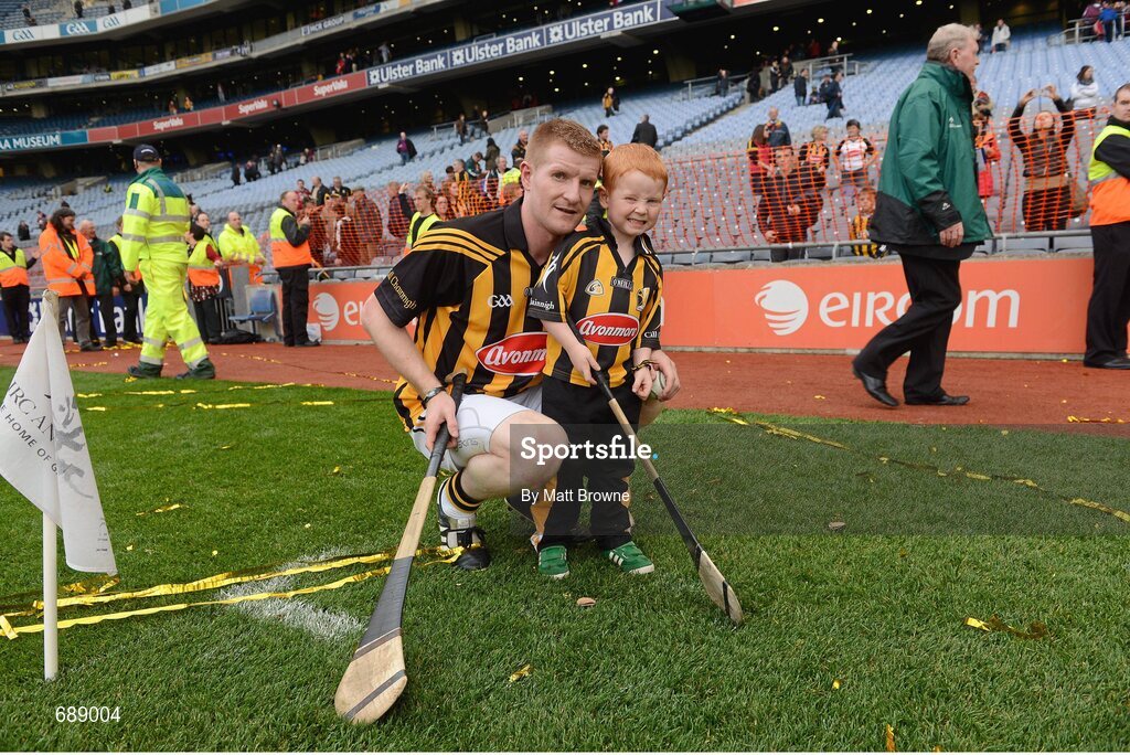 30 September 2012; Kilkenny's Richie Power with his three-year-old son Ruairi O'Shea-Power. GAA Hurling All-Ireland Senior Championship Final Replay, Kilkenny v Galway, Croke Park, Dublin. Picture credit: Matt Browne / SPORTSFILE