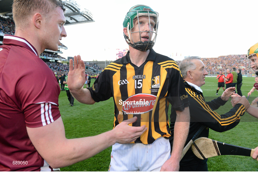 30 September 2012; Henry Shefflin, Kilkenny, with Joe Canning, Galway, at the end of the game. GAA Hurling All-Ireland Senior Championship Final Replay, Kilkenny v Galway, Croke Park, Dublin. Picture credit: David Maher / SPORTSFILE