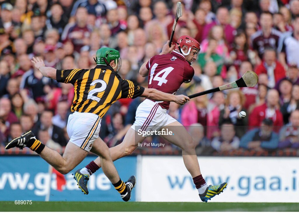 30 September 2012; Joe Canning, Galway, in action against Paul Murphy, Kilkenny. GAA Hurling All-Ireland Senior Championship Final Replay, Kilkenny v Galway, Croke Park, Dublin. Picture credit: Pat Murphy / SPORTSFILE