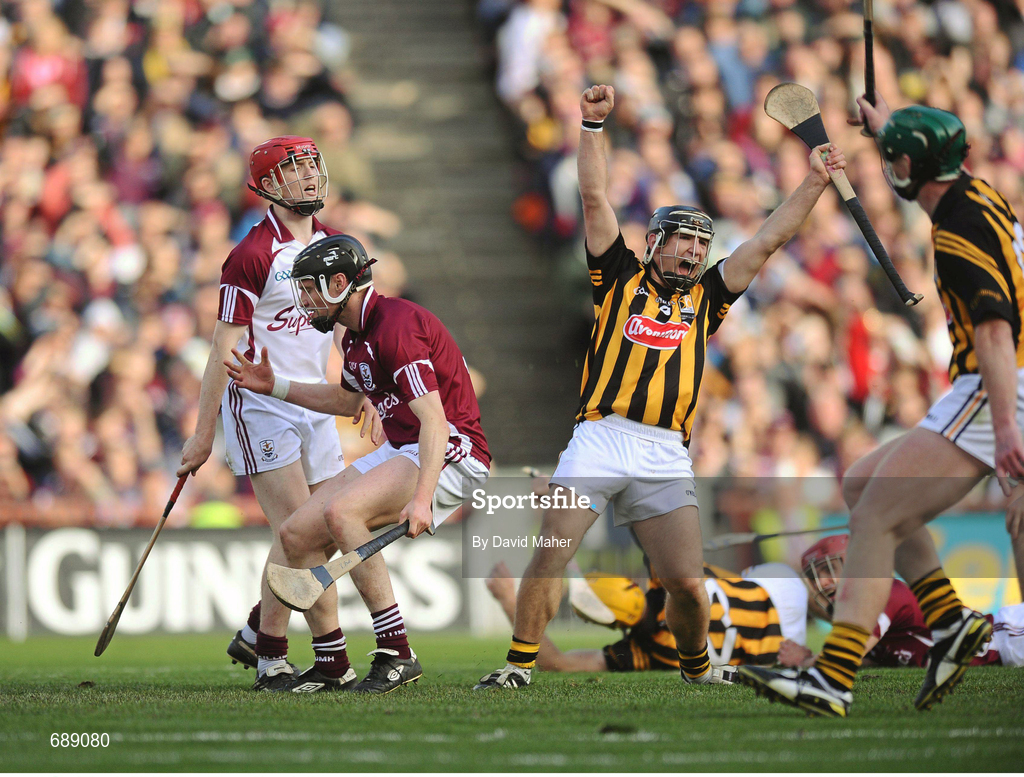 30 September 2012; Richie Hogan, Kilkenny, celebrates after his team-mate Colin Fennelly, had scored his side's third goal as dejected Galway goalkeeper Fergal Flannery and Kevin Hynes look on. GAA Hurling All-Ireland Senior Championship Final Replay, Kilkenny v Galway, Croke Park, Dublin. Picture credit: David Maher / SPORTSFILE