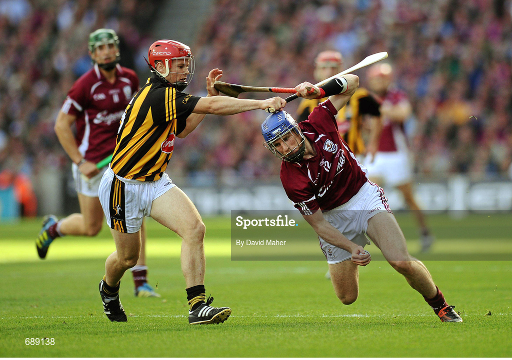 30 September 2012; Cyril Donnellan, Galway, in action against Tommy Walsh, Kilkenny. GAA Hurling All-Ireland Senior Championship Final Replay, Kilkenny v Galway, Croke Park, Dublin. Picture credit: David Maher / SPORTSFILE