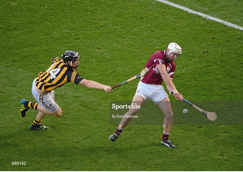 30 September 2012; Niall Donoghue, Kilkenny, in action against Walter Walsh, Galway. GAA Hurling All-Ireland Senior Championship Final Replay, Kilkenny v Galway, Croke Park, Dublin. Picture credit: Daire Brennan / SPORTSFILE