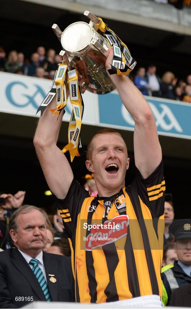 30 September 2012; Henry Shefflin, Kilkenny, lifts the Liam MacCarthy Cup. GAA Hurling All-Ireland Senior Championship Final Replay, Kilkenny v Galway, Croke Park, Dublin. Picture credit: Ray McManus / SPORTSFILE