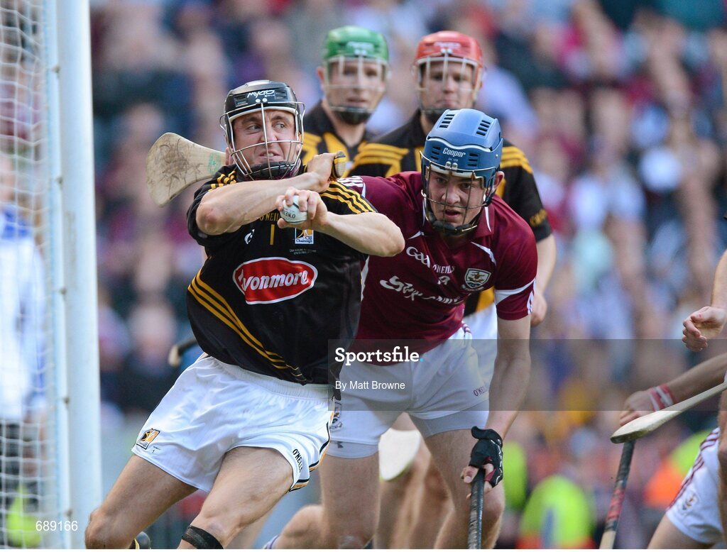 30 September 2012; David Herity, Kilkenny, is tackled by Jonathan Glynn, Galway. GAA Hurling All-Ireland Senior Championship Final Replay, Kilkenny v Galway, Croke Park, Dublin. Picture credit: Matt Browne / SPORTSFILE