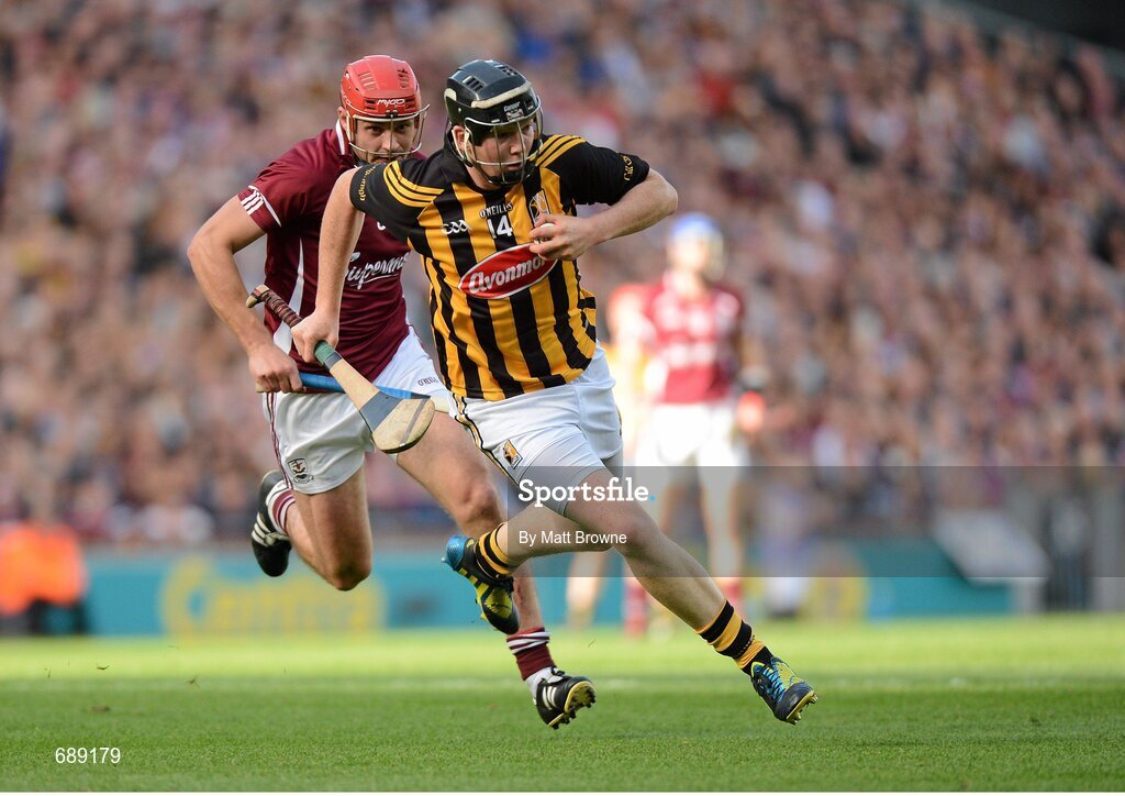 30 September 2012; Walter Walsh, Kilkenny, in action against Iarla Tannian, Galway. GAA Hurling All-Ireland Senior Championship Final Replay, Kilkenny v Galway, Croke Park, Dublin. Picture credit: Matt Browne / SPORTSFILE