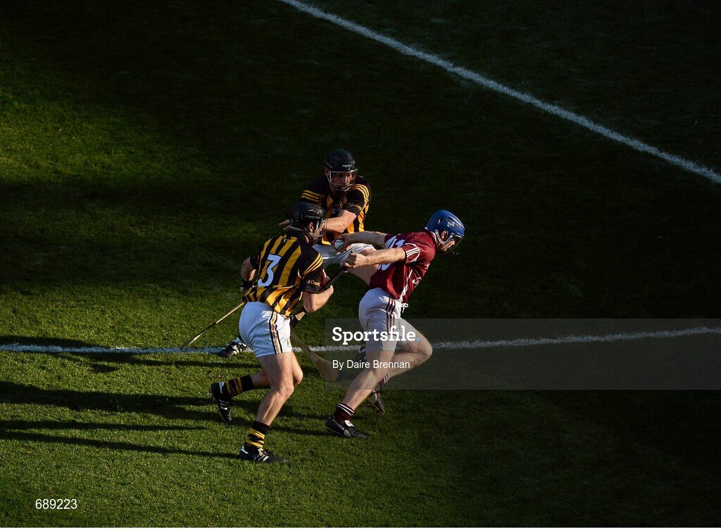 30 September 2012; Cyril Donnellan, Galway, in action against JJ Delaney, left, and Jackie Tyrrell, Kilkenny. GAA Hurling All-Ireland Senior Championship Final Replay, Kilkenny v Galway, Croke Park, Dublin. Picture credit: Daire Brennan / SPORTSFILE