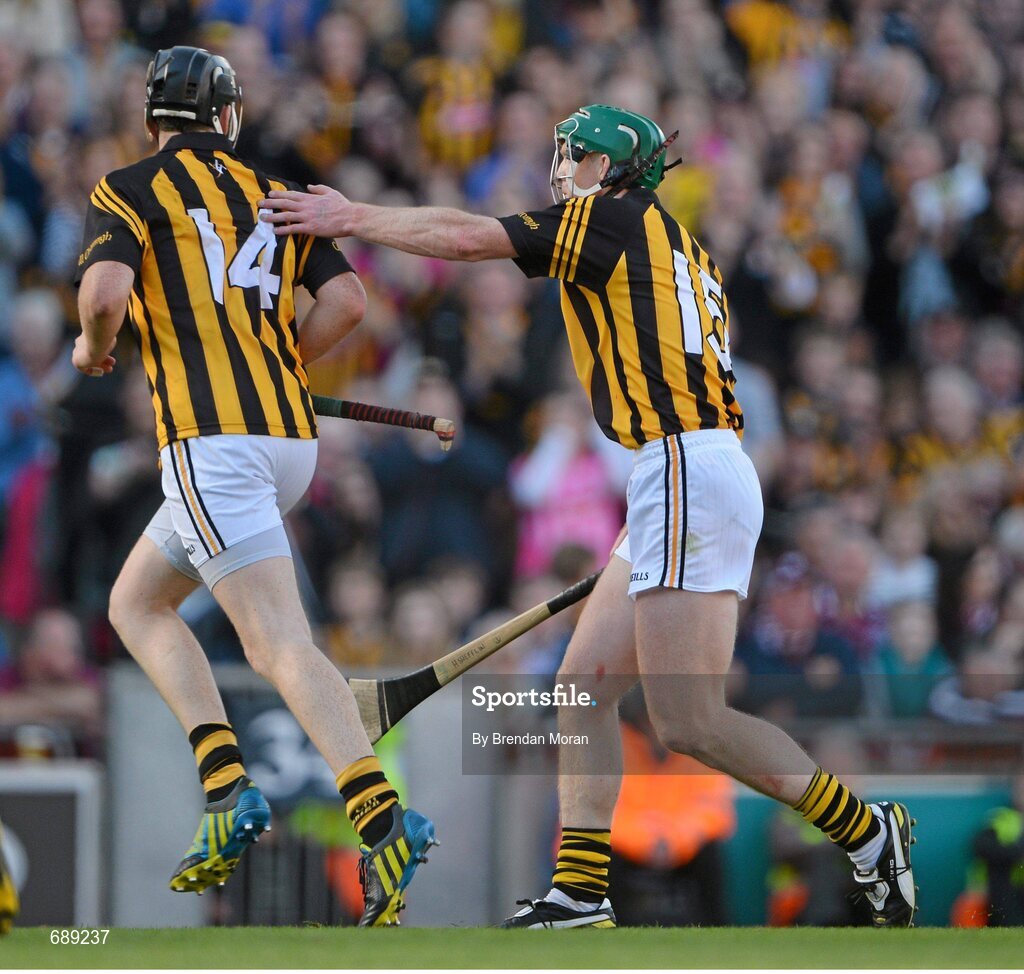 30 September 2012; Kilkenny Walter Walsh, 14, is congratulated by team-mate Henry Shefflin as he leaves the pitch to be substituted on his debut for Kilkenny. GAA Hurling All-Ireland Senior Championship Final Replay, Kilkenny v Galway, Croke Park, Dublin. Picture credit: Brendan Moran / SPORTSFILE