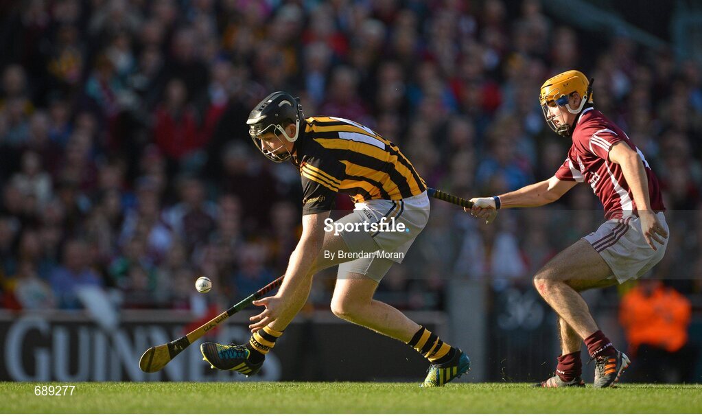 30 September 2012; Walter Walsh, Kilkenny, in action against Johnny Coen, Galway. GAA Hurling All-Ireland Senior Championship Final Replay, Kilkenny v Galway, Croke Park, Dublin. Picture credit: Brendan Moran / SPORTSFILE