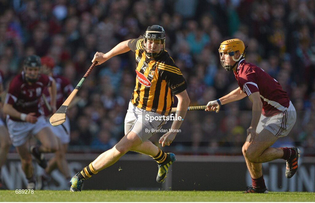 30 September 2012; Walter Walsh, Kilkenny, in action against Johnny Coen, Galway. GAA Hurling All-Ireland Senior Championship Final Replay, Kilkenny v Galway, Croke Park, Dublin. Picture credit: Brendan Moran / SPORTSFILE