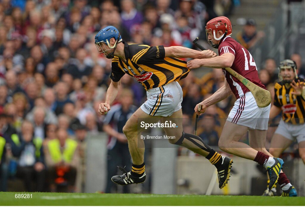30 September 2012; Brian Hogan, Kilkenny, in action against Joe Canning, Galway. GAA Hurling All-Ireland Senior Championship Final Replay, Kilkenny v Galway, Croke Park, Dublin. Picture credit: Brendan Moran / SPORTSFILE