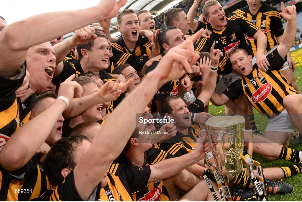 30 September 2012; Kilkenny players celebrate with the Liam MacCarthy Cup. GAA Hurling All-Ireland Senior Championship Final Replay, Kilkenny v Galway, Croke Park, Dublin. Picture credit: David Maher / SPORTSFILE
