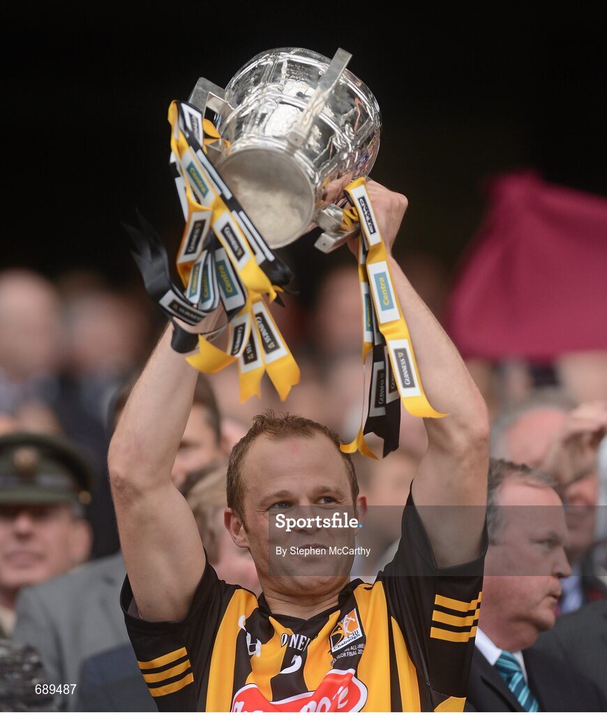 30 September 2012; Kilkenny's Tommy Walsh lifts the Liam MacCarthy Cup. GAA Hurling All-Ireland Senior Championship Final Replay, Kilkenny v Galway, Croke Park, Dublin. Picture credit: Stephen McCarthy / SPORTSFILE