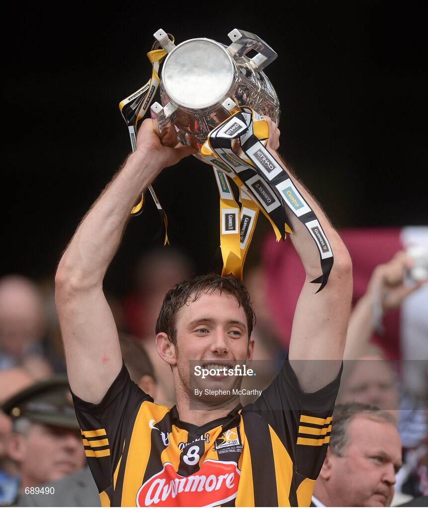 30 September 2012; Kilkenny's Michael Fennelly lifts the Liam MacCarthy Cup. GAA Hurling All-Ireland Senior Championship Final Replay, Kilkenny v Galway, Croke Park, Dublin. Picture credit: Stephen McCarthy / SPORTSFILE