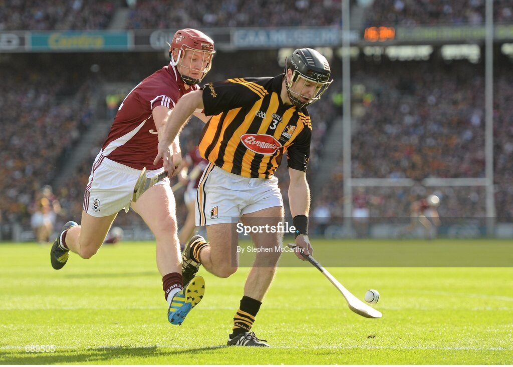 30 September 2012; JJ Delaney, Kilkenny, in action against Joe Canning, Galway. GAA Hurling All-Ireland Senior Championship Final Replay, Kilkenny v Galway, Croke Park, Dublin. Picture credit: Stephen McCarthy / SPORTSFILE