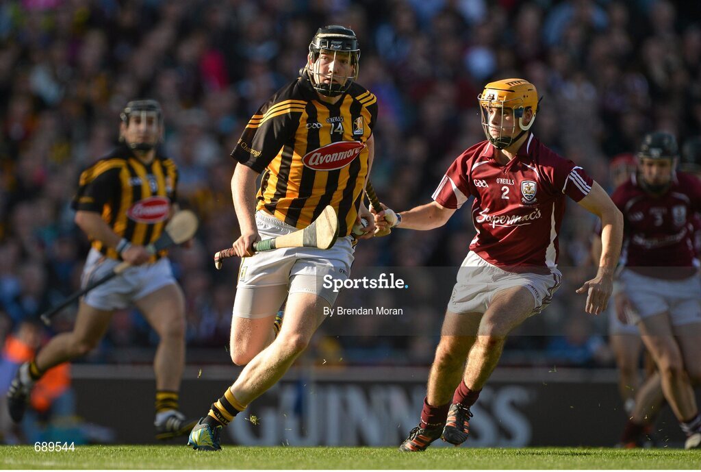 30 September 2012; Walter Walsh, Kilkenny, in action against Johnny Coen, Galway. GAA Hurling All-Ireland Senior Championship Final Replay, Kilkenny v Galway, Croke Park, Dublin. Picture credit: Brendan Moran / SPORTSFILE
