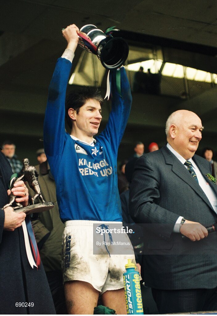 17 March 1996; The Laune Rangers, Killorglin, captain Gerard Murphy lifts the cup. AIB GAA Football All-Ireland Senior Club Championship Final, Laune Rangers, Killorglin, Kerry v Éire Óg, Carlow, Croke Park, Dublin. Picture credit: Ray McManus / SPORTSFILE