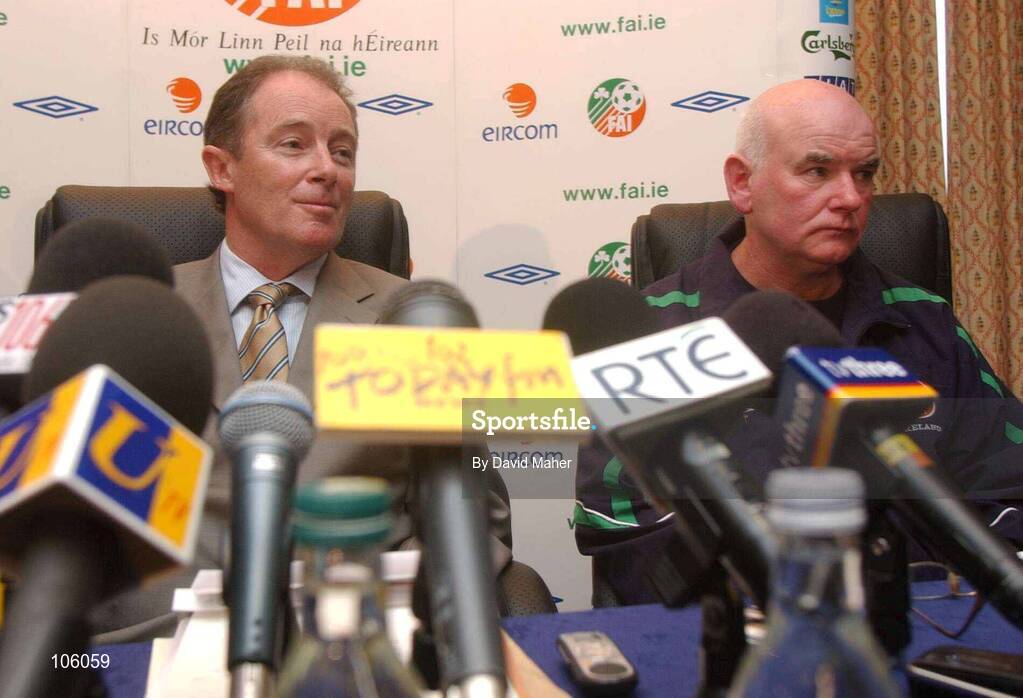 31 January 2003; Republic of Ireland manager Brian Kerr, left, with his assistant Noel O'Reilly at a press conference where they announced there squad for the forthcoming friendly against Scotland. Jury's Hotel, Ballbridge, Dublin. Soccer. Picture credit; David Maher / SPORTSFILE *EDI*