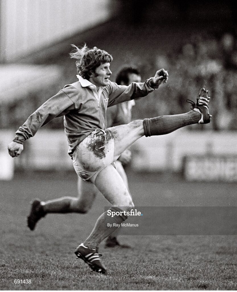 22 November 1980; Ollie Campbell, Leinster. Northern Bank Inter-Provincial Championship, Leinster v Munster, Lansdowne Road, Dublin. Picture credit: Ray McManus / SPORTSFILE