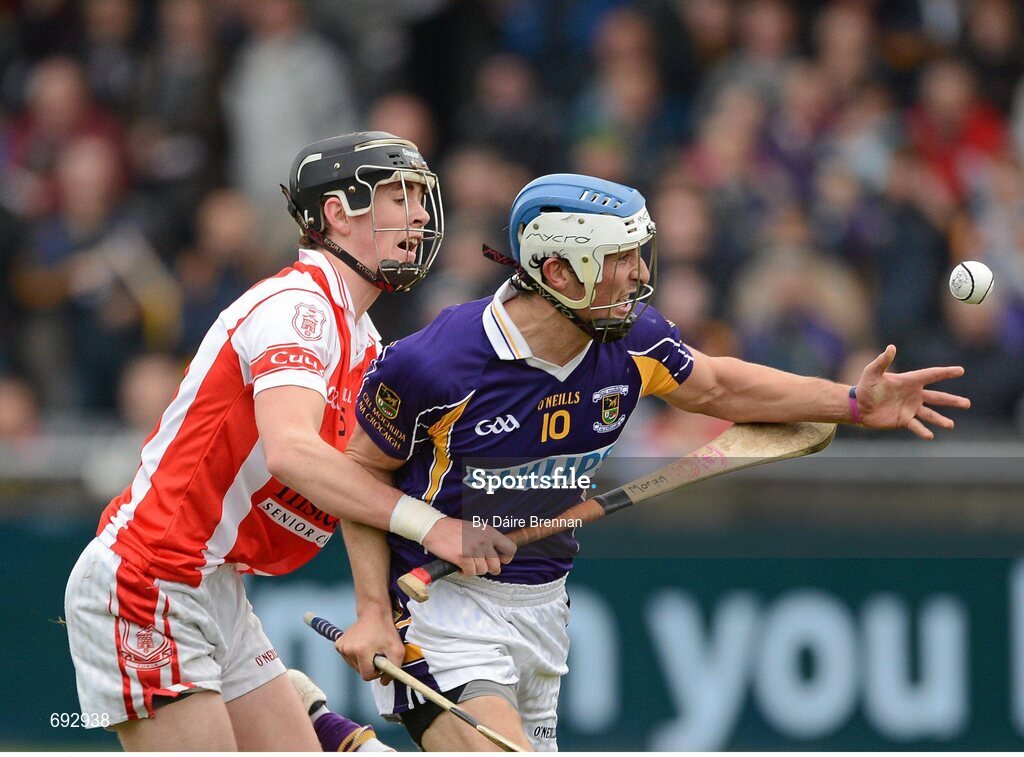 14 October 2012; Ross O'Carroll, Kilmacud Crokes, in action against Seán Moran, Cuala. Dublin County Senior Hurling Championship Final, Cuala v Kilmacud Crokes, Parnell Park, Dublin. Picture credit: Dáire Brennan / SPORTSFILE