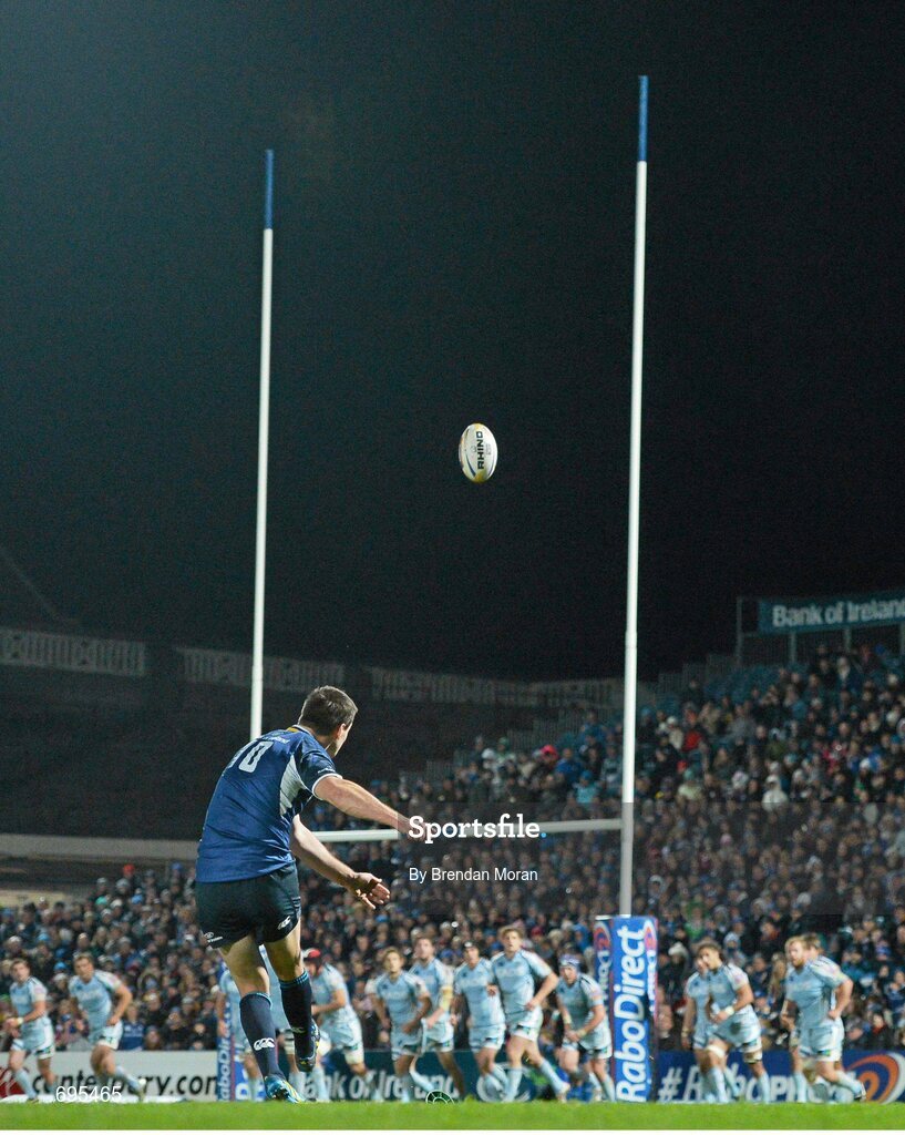 27 October 2012; Jonathan Sexton, Leinster, kicks a penalty against Cardiff Blues. Celtic League 2012/13, Round 7, Leinster v Cardiff Blues, RDS, Ballsbridge, Dublin. Picture credit: Brendan Moran / SPORTSFILE