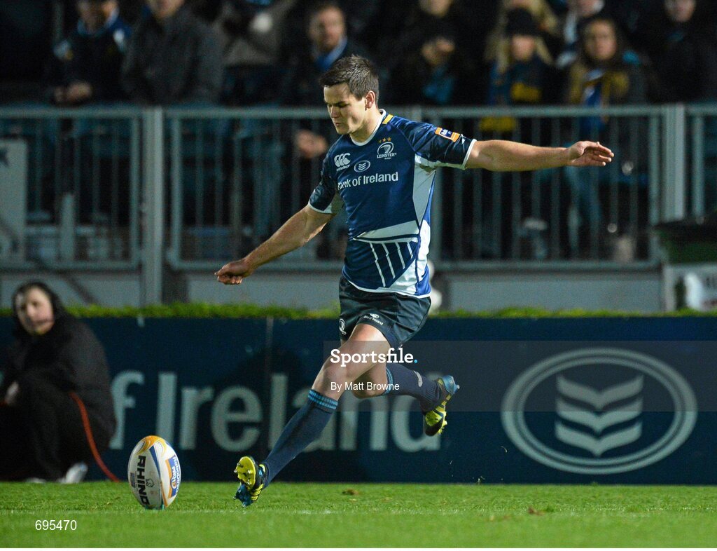 27 October 2012; Jonathan Sexton, Leinster, converts a try. Celtic League 2012/13, Round 7, Leinster v Cardiff Blues, RDS, Ballsbridge, Dublin. Picture credit: Matt Browne / SPORTSFILE
