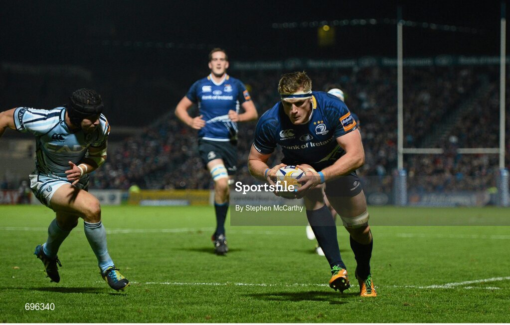 27 October 2012; Jamie Heaslip, Leinster, goes over for his side's fifth try. Celtic League 2012/13, Round 7, Leinster v Cardiff Blues, RDS, Ballsbridge, Dublin. Picture credit: Stephen McCarthy / SPORTSFILE