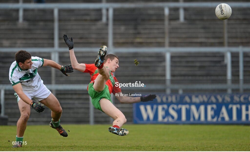 11 November 2012; Jason Whelan, Ballymun Kickhams, in action against Kieran Gavin, Mullingar Shamrocks. AIB Leinster GAA Football Senior Championship Quarter-Final, Mullingar Shamrocks, Westmeath v Ballymun Kickhams, Dublin, Cusack Park, Mullingar, Co. Westmeath. Picture credit: Brian Lawless / SPORTSFILE