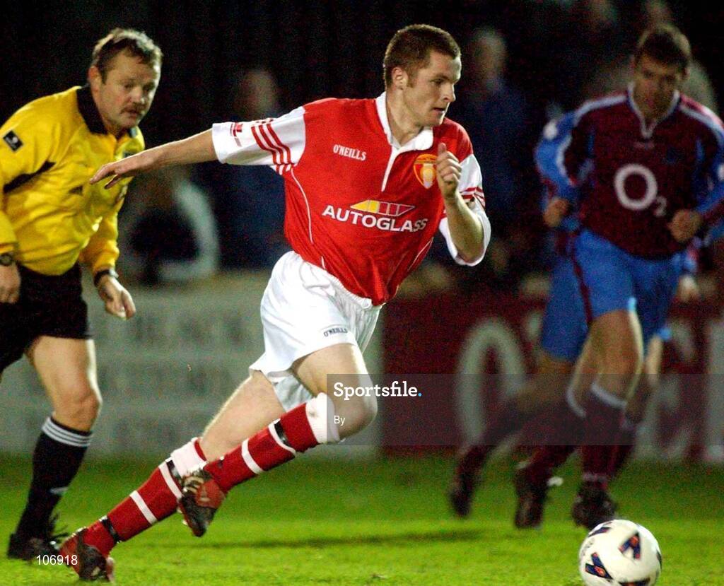 22 November 2002; Robbie McGuinness, St. Patrick's Athletic. Soccer. Picture credit; David Maher / SPORTSFILE *EDI*