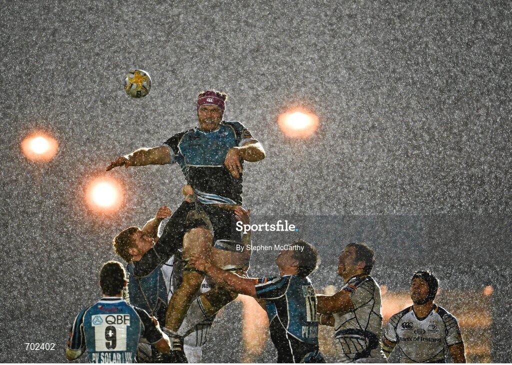 23 November 2012; Tim Swinson, Glasgow Warriors, takes possession in a lineout under heavy rain. Celtic League 2012/13, Round 9, Glasgow Warriors v Leinster, Scotstoun Stadium, Glasgow, Scotland. Picture credit: Stephen McCarthy / SPORTSFILE