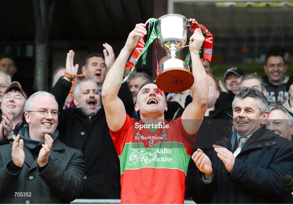 9 December 2012; Ballymun Kickhams captain Davy Byrne lifts the McCabe Cup. AIB Leinster GAA Football Senior Club Championship Final, Portlaoise, Laois v Ballymun Kickhams, Dublin, Cusack Park, Mullingar, Co. Westmeath. Picture credit: David Maher / SPORTSFILE