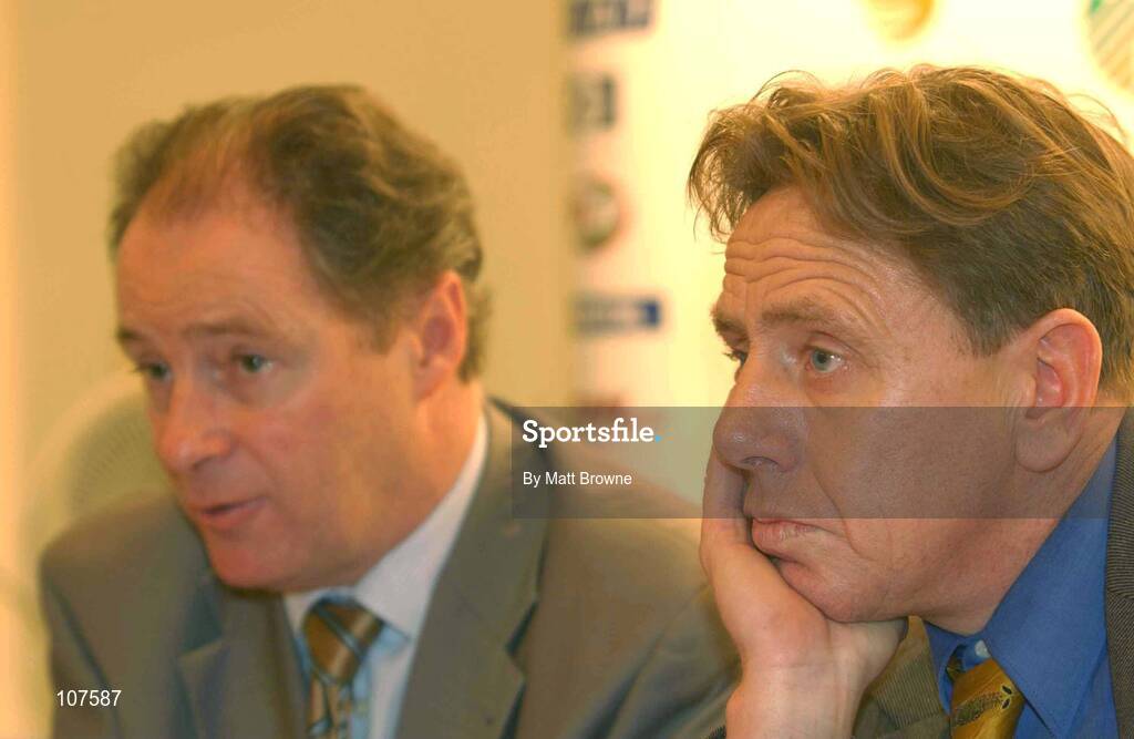 28 February 2003; Gerry Smith, right, Irish U-20 soccer manager pictured with senior team manager Brian Kerr at the announcing of the Irish team to play in the U-20 World Cup in the U.A.E. Dublin.  Picture credit; Matt Browne / SPORTSFILE *EDI*
