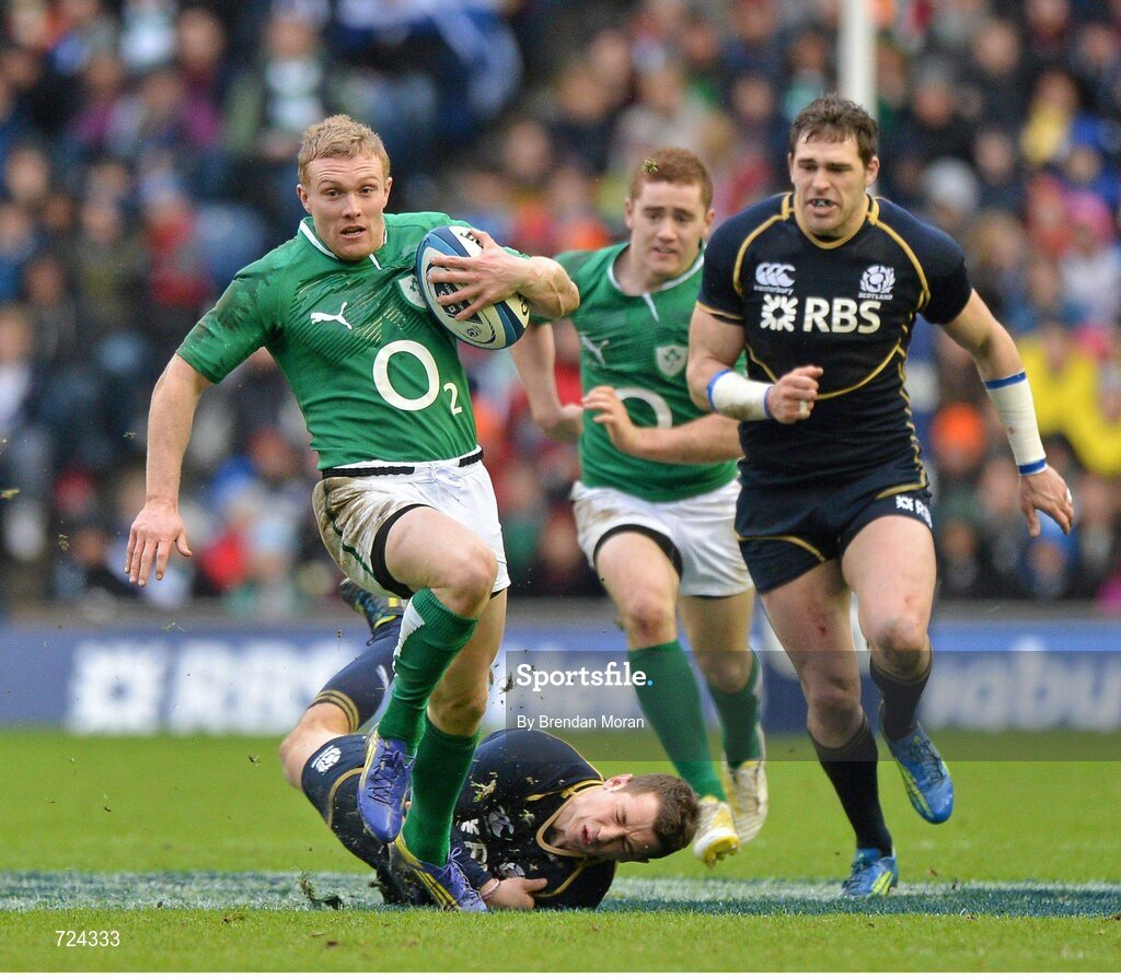 24 February 2013; Keith Earls, Ireland, escapes the tackle of Greig Laidlaw, Scotland. RBS Six Nations Rugby Championship, Scotland v Ireland, Murrayfield Stadium, Edinburgh, Scotland. Picture credit: Brendan Moran / SPORTSFILE