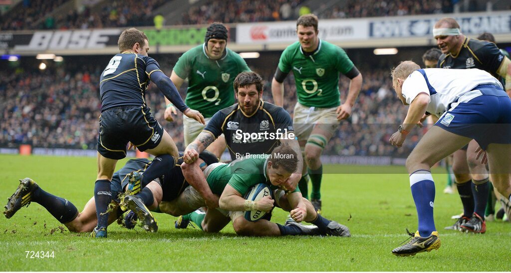 24 February 2013; Craig Gilroy, Ireland, scores his side's first try against Scotland. RBS Six Nations Rugby Championship, Scotland v Ireland, Murrayfield Stadium, Edinburgh, Scotland. Picture credit: Brendan Moran / SPORTSFILE