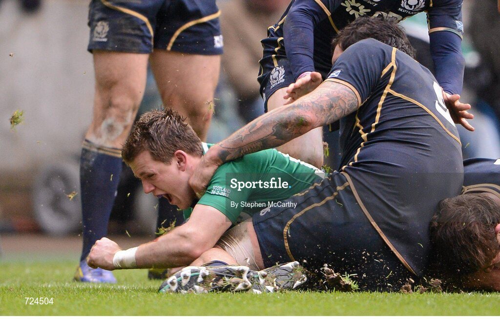 24 February 2013; Craig Gilroy, Ireland, goes over for his side's try. RBS Six Nations Rugby Championship, Scotland v Ireland, Murrayfield Stadium, Edinburgh, Scotland. Picture credit: Stephen McCarthy / SPORTSFILE