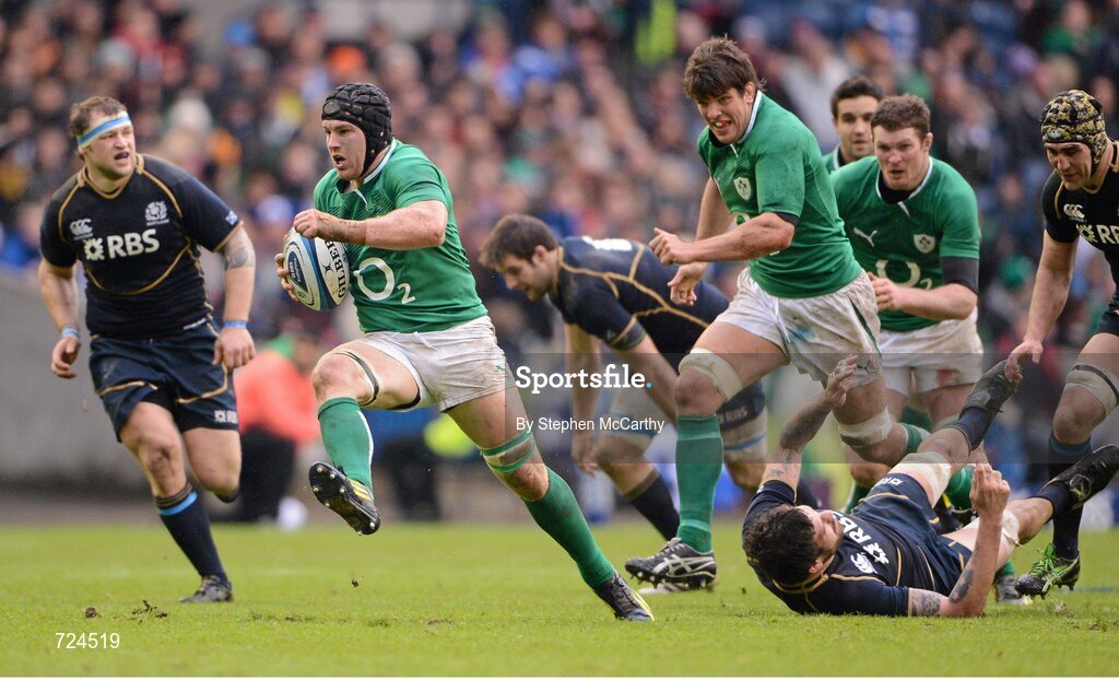 24 February 2013; Ireland's Sean O'Brien on the attack. RBS Six Nations Rugby Championship, Scotland v Ireland, Murrayfield Stadium, Edinburgh, Scotland. Picture credit: Stephen McCarthy / SPORTSFILE
