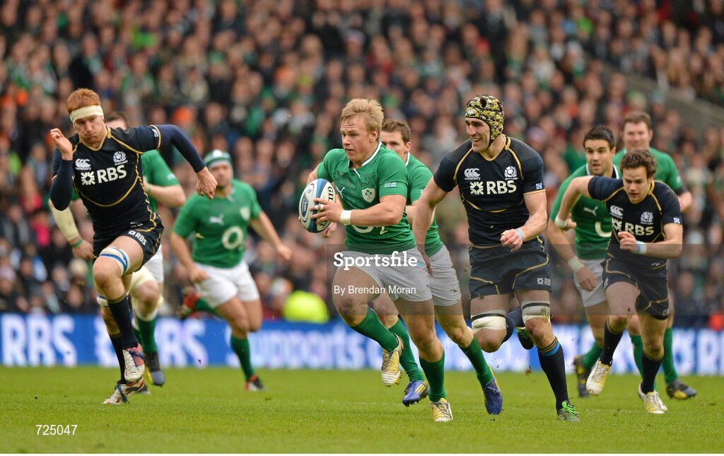 24 February 2013; Luke Marshall, Ireland, makes a break against Scotland. RBS Six Nations Rugby Championship, Scotland v Ireland, Murrayfield Stadium, Edinburgh, Scotland. Picture credit: Brendan Moran / SPORTSFILE