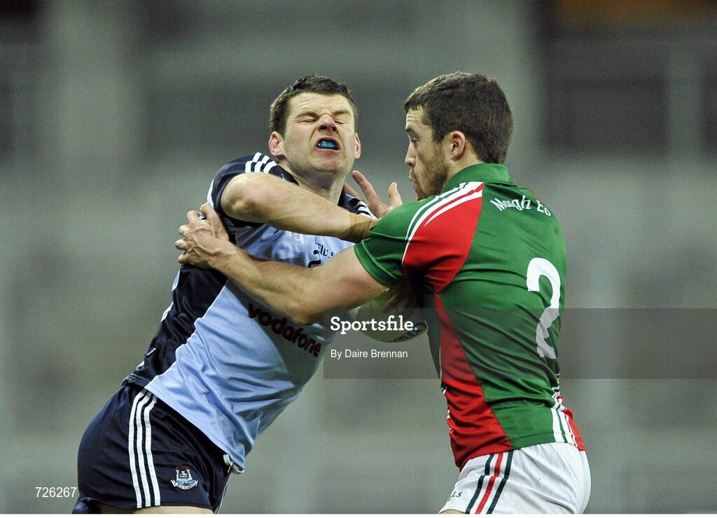 2 March 2013; Kevin McManamon, Dublin, in action against Chris Barrett, Mayo. Allianz Football League, Division 1, Dublin v Mayo, Croke Park, Dublin. Picture credit: Dáire Brennan / SPORTSFILE