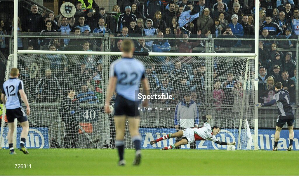 2 March 2013; Stephen Cluxton, Dublin, has his penalty saved by Kenneth O'Malley, Mayo. Allianz Football League, Division 1, Dublin v Mayo, Croke Park, Dublin. Picture credit: Dáire Brennan / SPORTSFILE