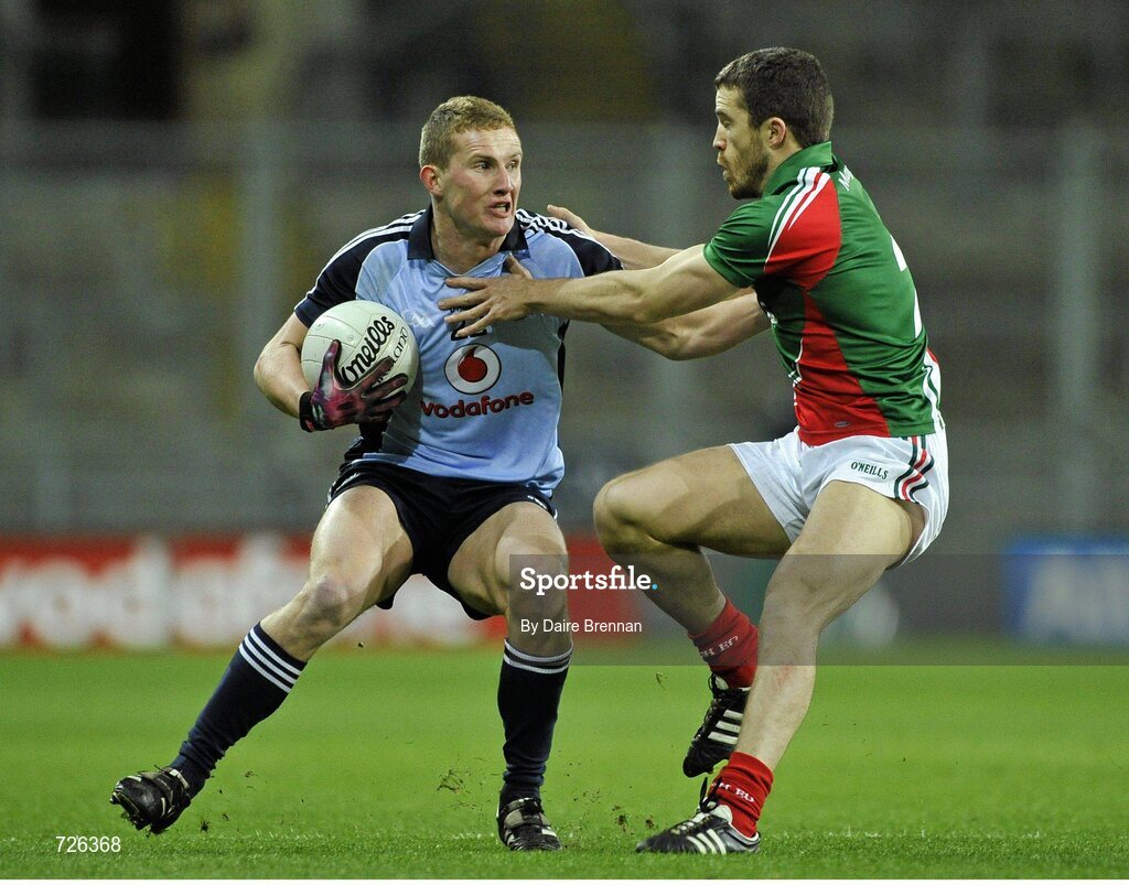 2 March 2013; Ciarán Kilkenny, Dublin, in action against Chris Barrett, Mayo. Allianz Football League, Division 1, Dublin v Mayo, Croke Park, Dublin. Picture credit: Dáire Brennan / SPORTSFILE