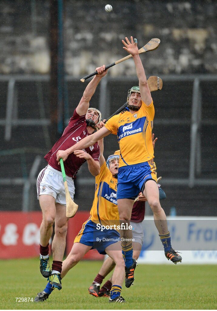 10 March 2013; Enda Barrett, Clare, in action against Niall O'Donoghue, Galway. Allianz Hurling League, Division 1A, Clare v Galway, Cusack Park, Ennis, Co. Clare. Picture credit: Diarmuid Greene / SPORTSFILE