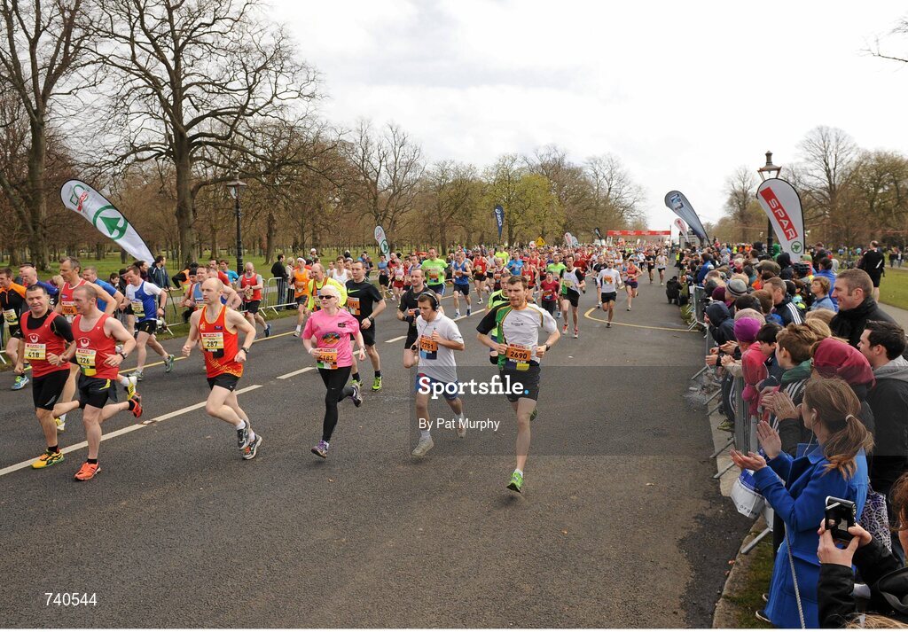 14 April 2013; A general view of the early stages of the SPAR Great Ireland Run 2013. SPAR Great Ireland Run 2013, Phoenix Park, Dublin. Picture credit: Pat Murphy / SPORTSFILE