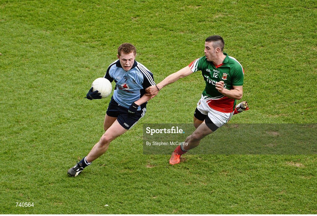 14 April 2013; Jack McCaffrey, Dublin, in action against Cathal Carolan, Mayo. Allianz Football League, Division 1, Semi-Final, Dublin v Mayo, Croke Park, Dublin. Picture credit: Stephen McCarthy / SPORTSFILE