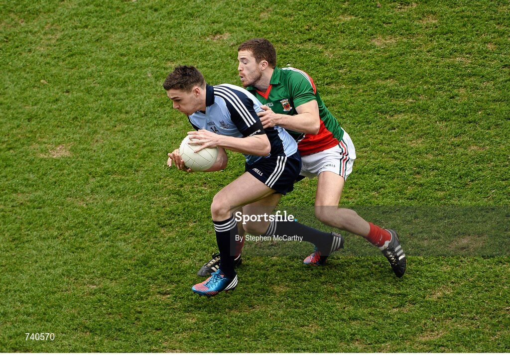 14 April 2013; Paddy Andrews, Dublin, in action against Chris Barrett, Mayo. Allianz Football League, Division 1, Semi-Final, Dublin v Mayo, Croke Park, Dublin. Picture credit: Stephen McCarthy / SPORTSFILE