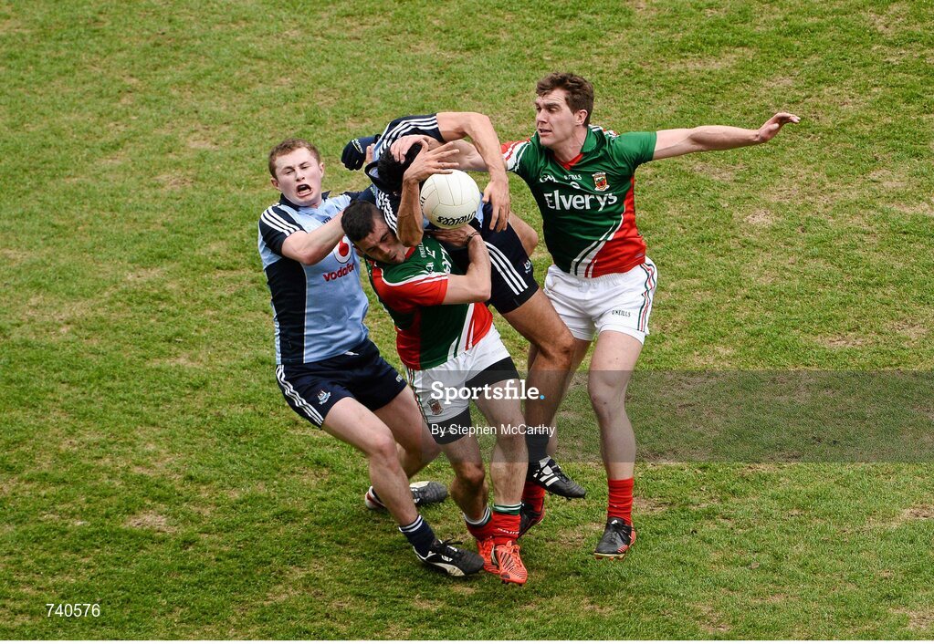 14 April 2013; Cian O'Sullivan and Jack McCaffrey, left, Dublin, in action against Cathal Carolan, left, and Seamus O'Shea, Mayo. Allianz Football League, Division 1, Semi-Final, Dublin v Mayo, Croke Park, Dublin. Picture credit: Stephen McCarthy / SPORTSFILE